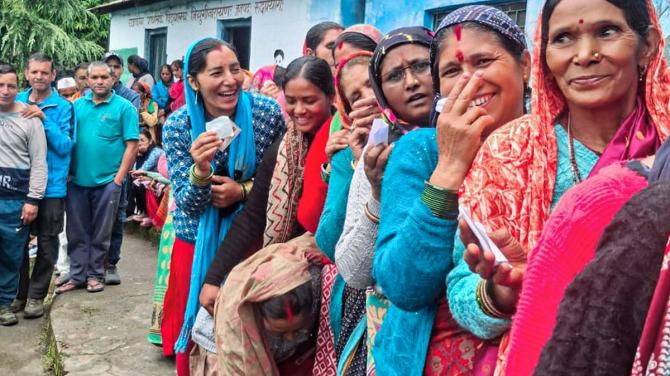 https://www.salarnews.in/public/uploads/images/newsimages/maannewsimage17092025_155306_50 Percent Voters Proof Rediff.webp